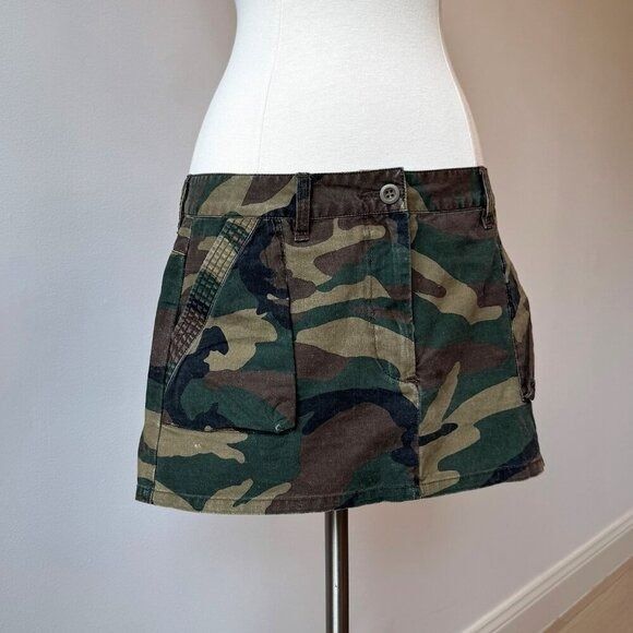 John Elliott Women's Washed Low Rise Mini Skirt in Camo, Size 1 - Picture 4 of 12